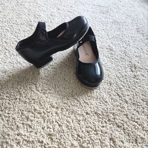 Capezio toddler size 8 tap shoes